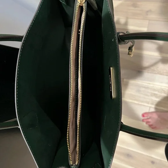 Michael Kors Green Tote Bag - Picture 2 of 4